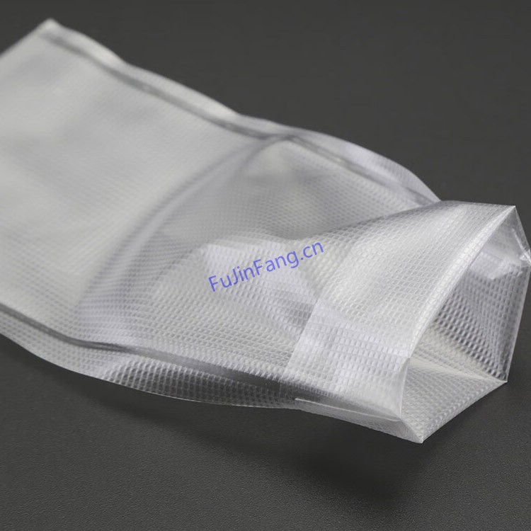Packaging bag for water-soluble powder materials used in fertilizers and pesticides that can break in 21 seconds upon contact with water